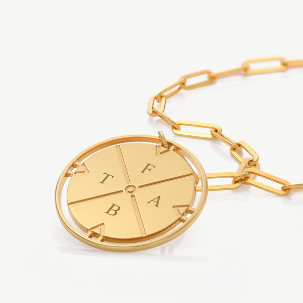 Gepersonaliseerde Kompas Ketting — studio